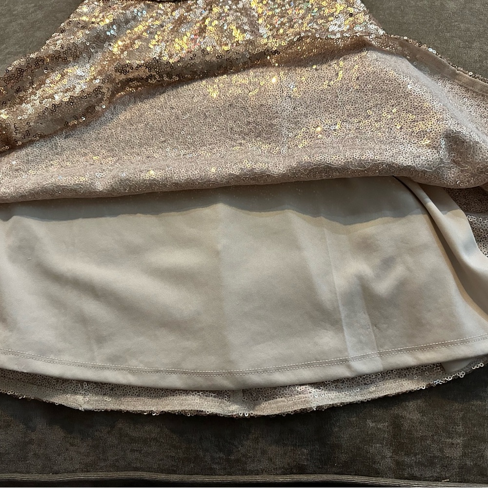 NEW Cat & Jack Girl’s Gold Sequin Dress with Black Velvet Bow sz. 8 - Picture 5 of 7